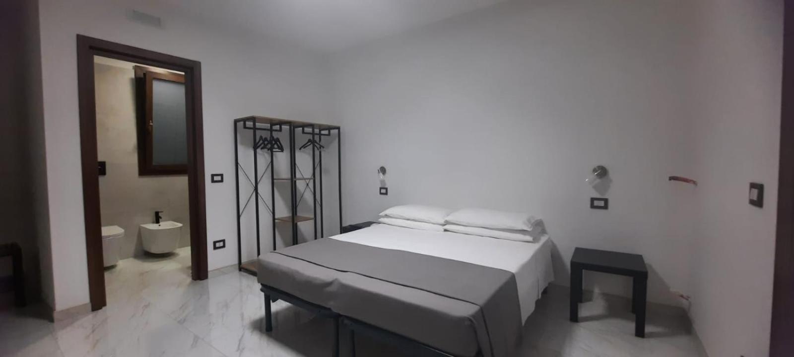 Residenza Del Sole Bed & Breakfast Surbo Luaran gambar
