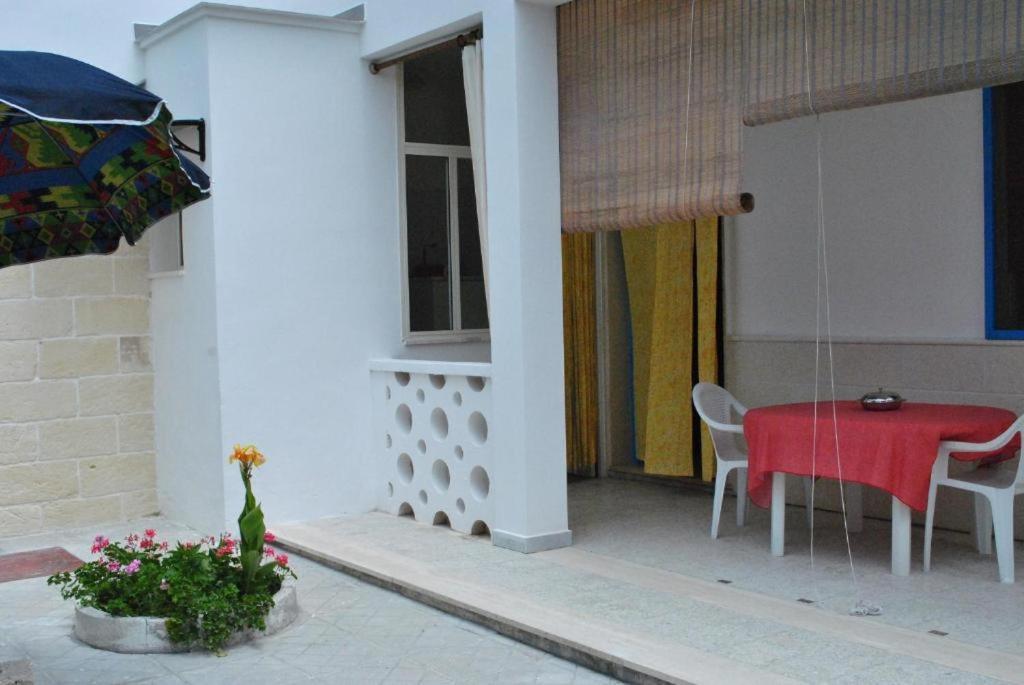 Residenza Del Sole Bed & Breakfast Surbo Luaran gambar