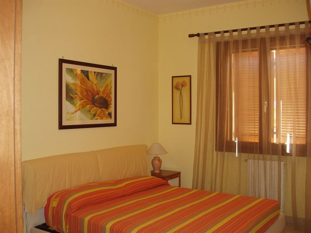 Residenza Del Sole Bed & Breakfast Surbo Luaran gambar