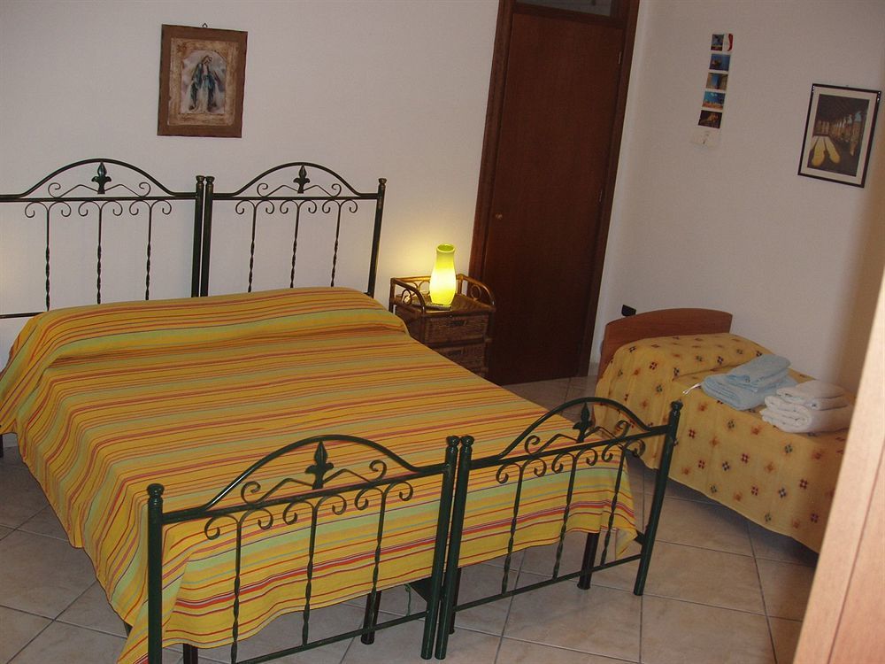 Residenza Del Sole Bed & Breakfast Surbo Luaran gambar